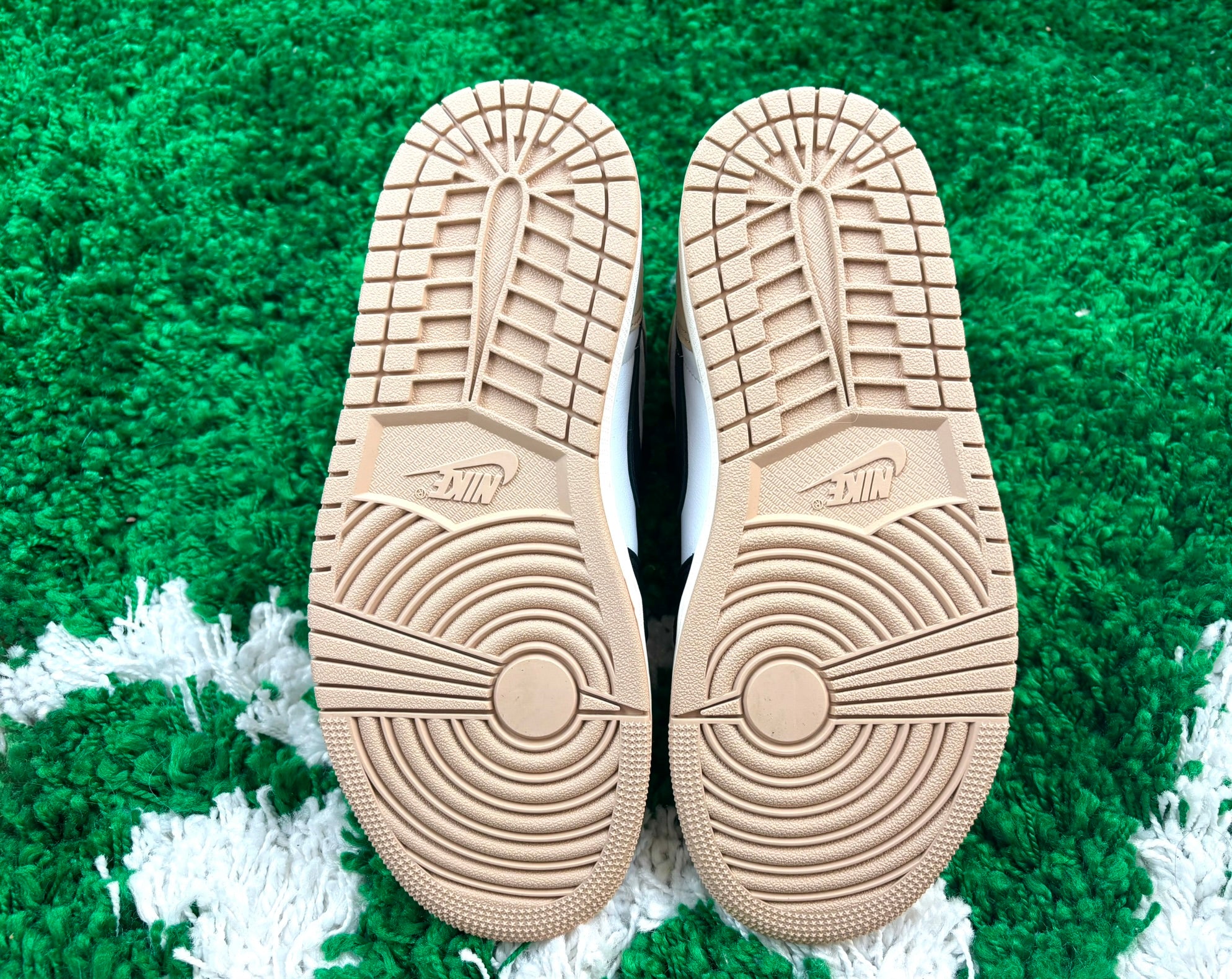 Air Jordan 1 high Latte (Women‘s)