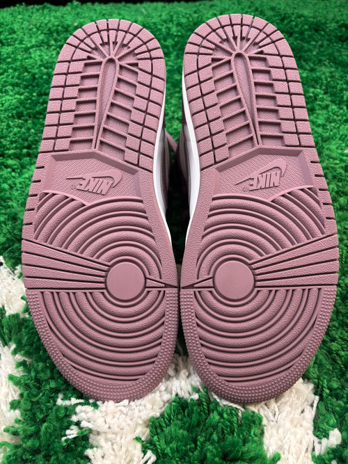 Air Jordan 1 High Mauve