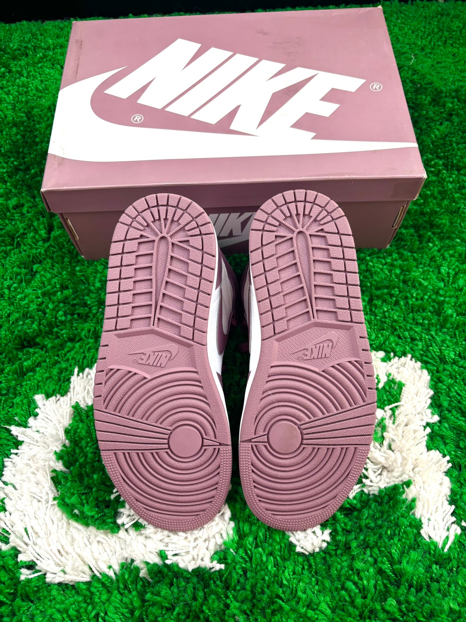 Air Jordan 1 High Mauve