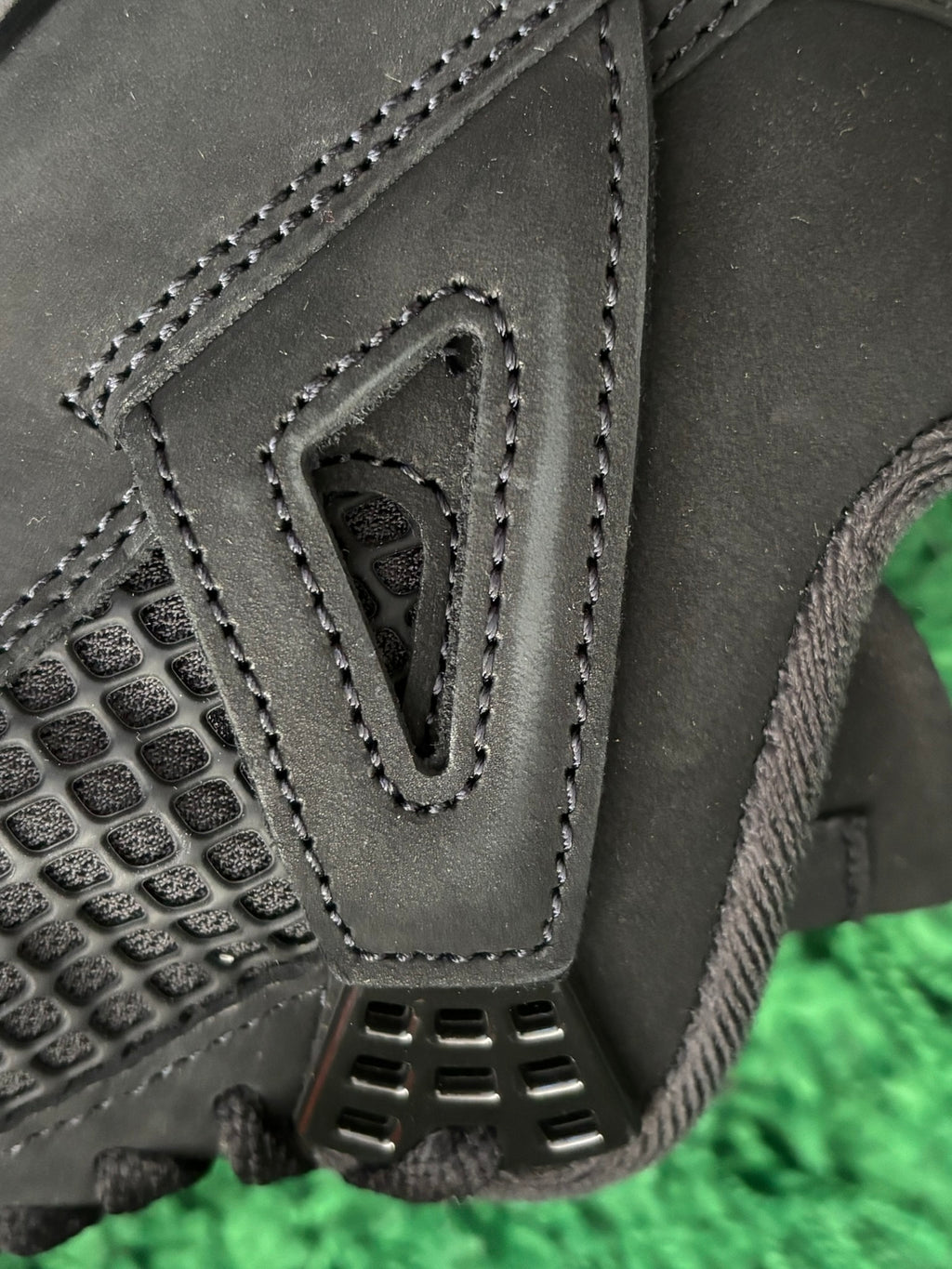 Air Jordan 4 Retro Black Cat 2025