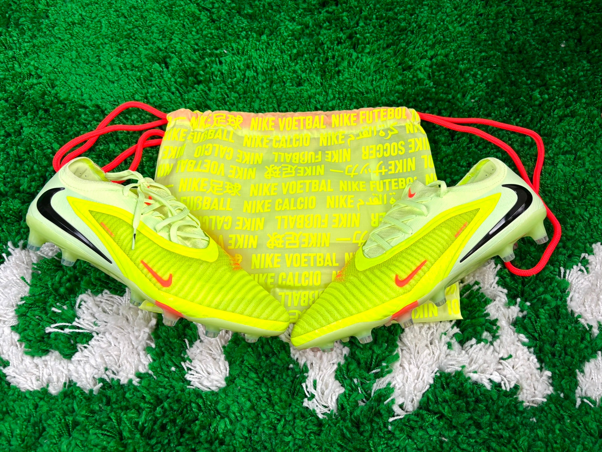 Nike Phantom 6 Low Elite AG-Pro Max Voltage