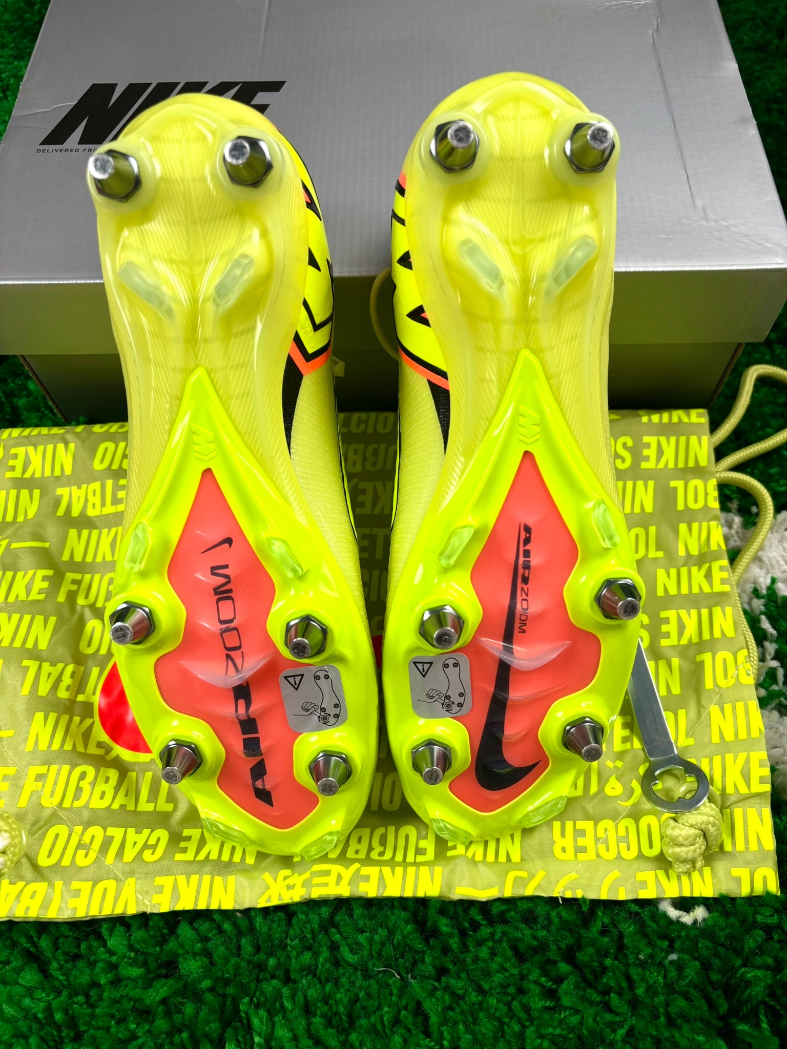 Nike Air Zoom Mercurial Vapor 16 Elite SG-Pro Max Voltage
